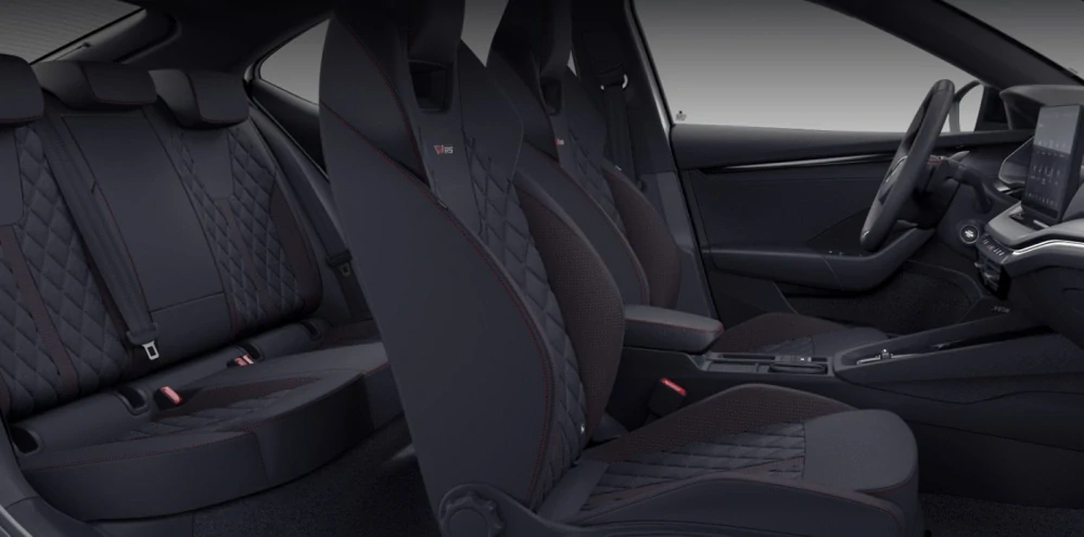 Dlouhodobý pronájem ŠKODA OCTAVIA RS ihned k odběru!
