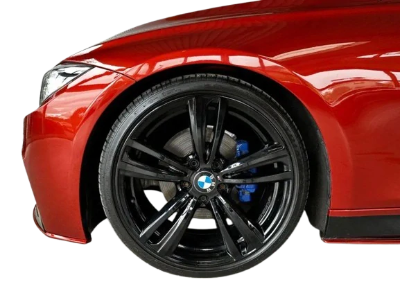 BMW 330i M paket, Automat, Červená, Benzín